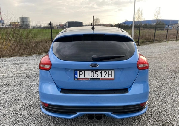 Ford Focus cena 45999 przebieg: 89000, rok produkcji 2017 z Krobia małe 667